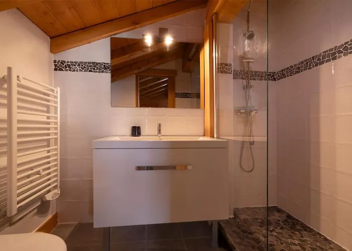 Folettes 4ch Jardin Vue Cheminee Jacuzzi *